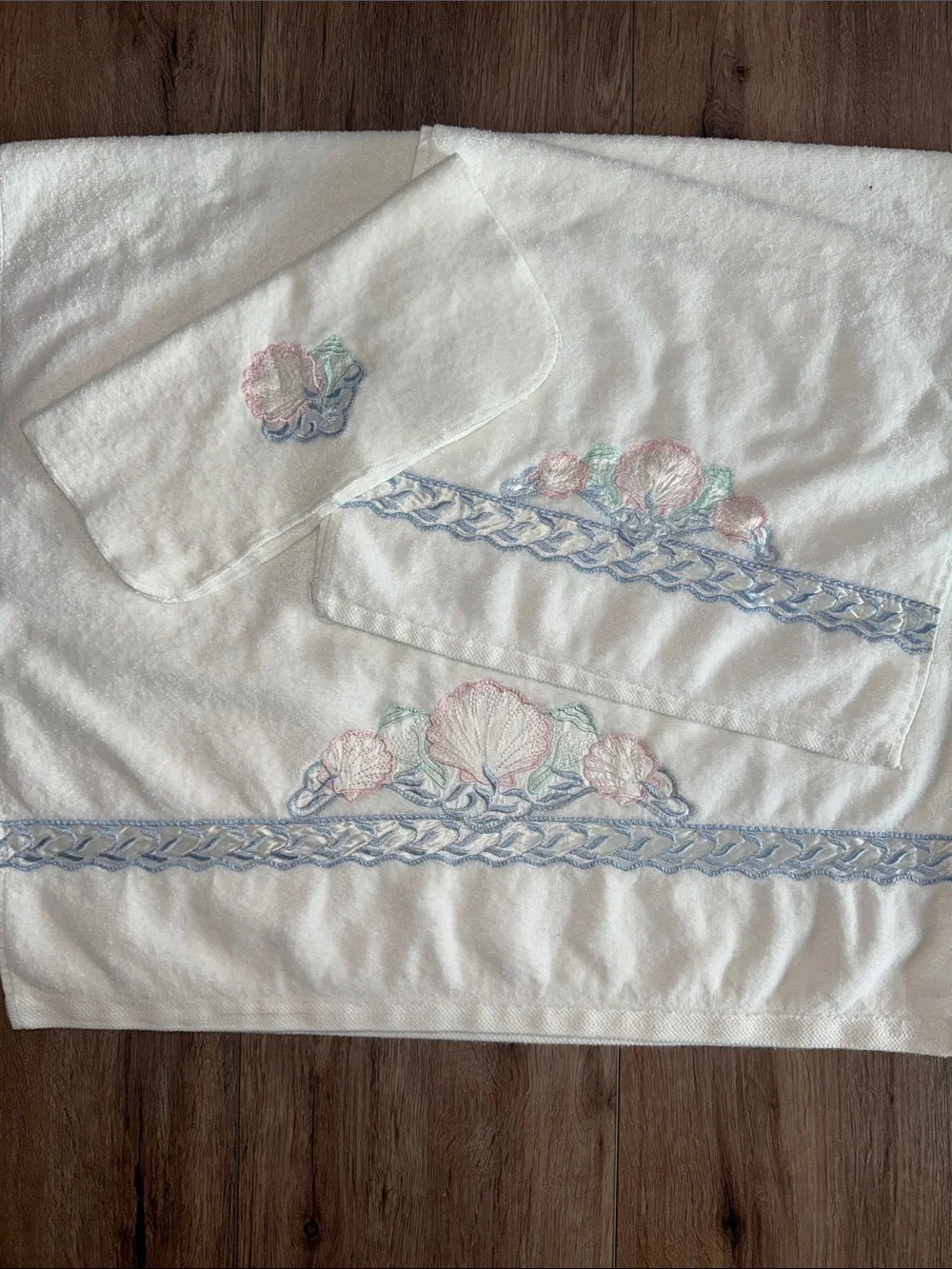 Vintage MCM J.C Penney Collection Sea Shell Bath Towel Set Of 3